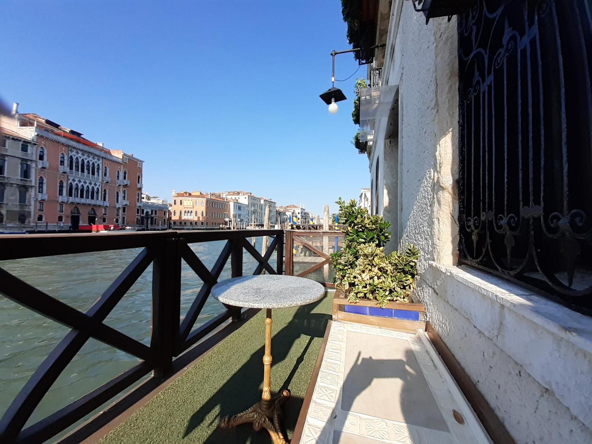 Honeymoon Suite On Grand Canal Venice Exterior photo